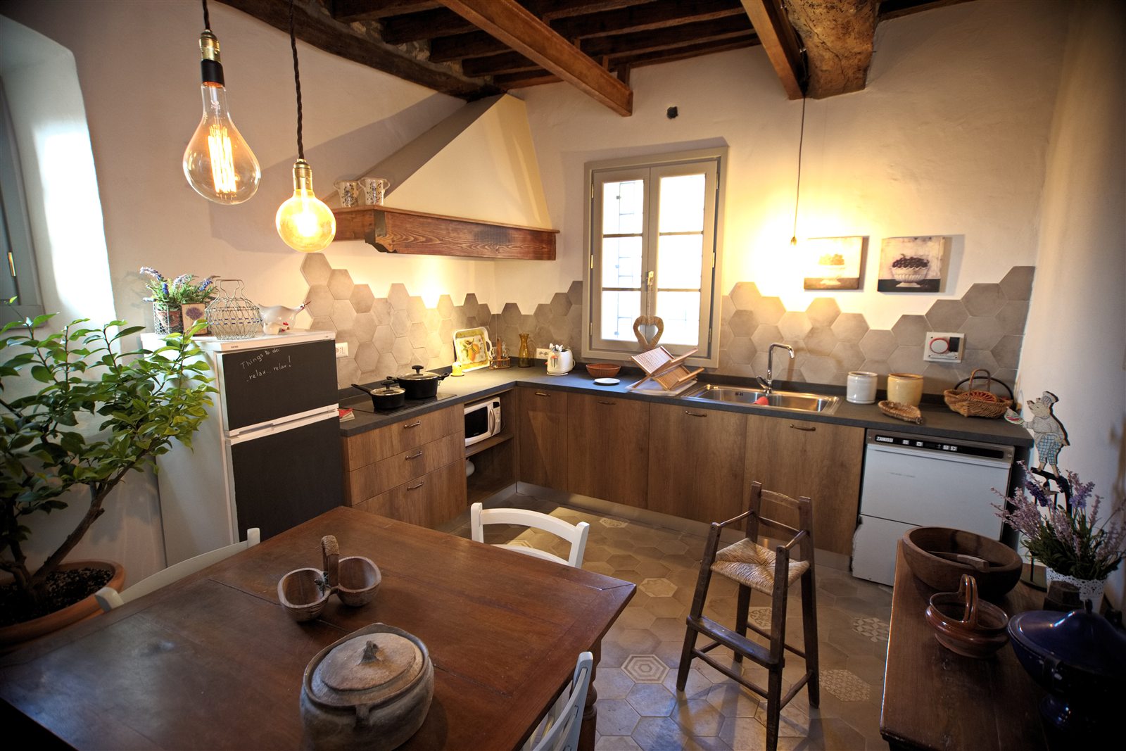 La cucina della Casa del Picchio