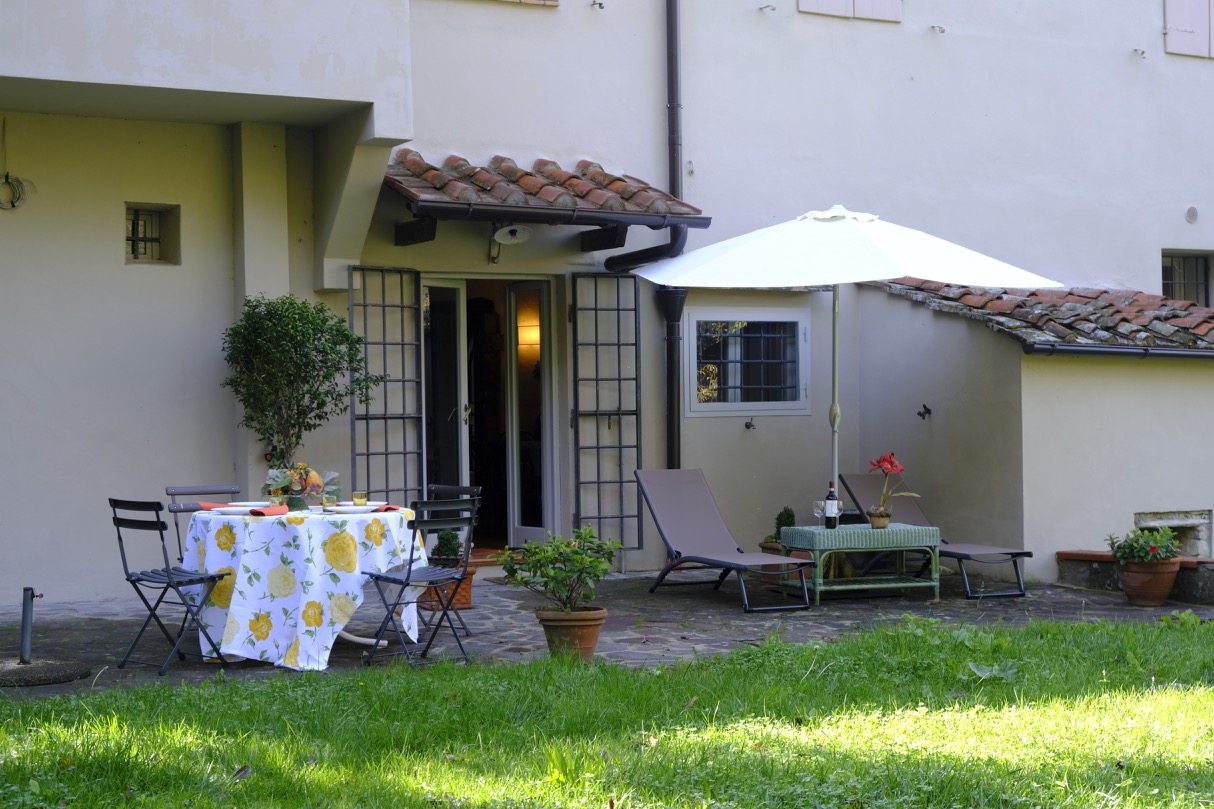 Lo spazio esterno della Casa del Picchio
